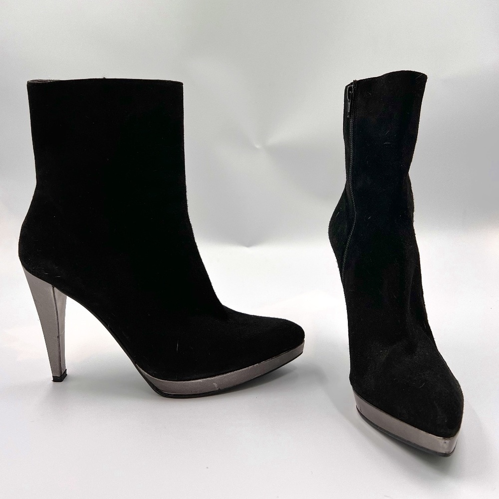 Stuart Weitzman Suede & Silver Leather Ankle Boots | Size 40 / US 9